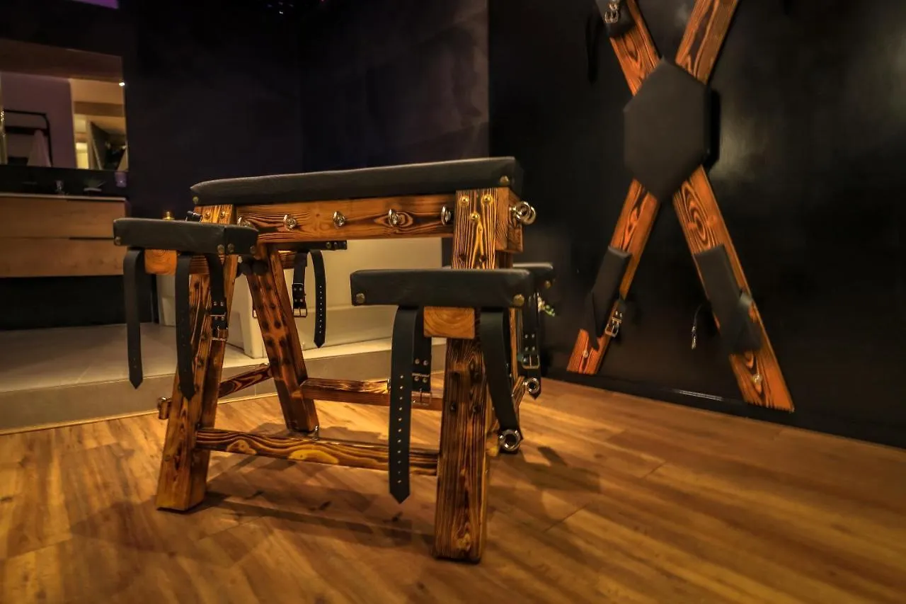 La Loveroom Bdsm Grassoise 